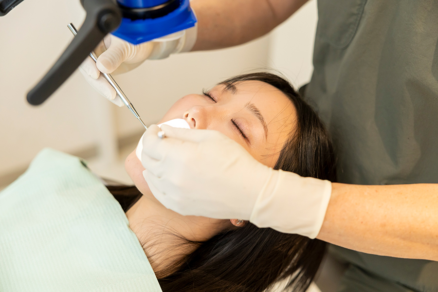 歯科治療に強い恐怖心がある方でも、手術は受けられますか？